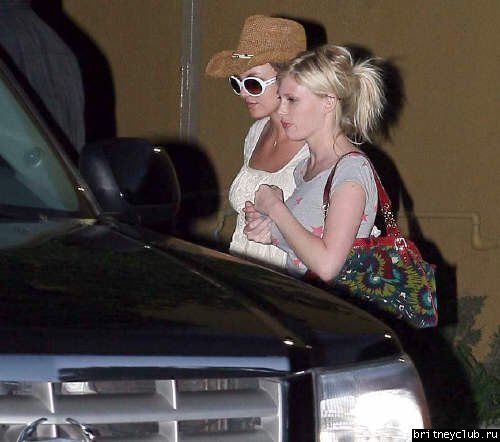 Бритни направляется в салон красоты1174885094184.jpg(Бритни Спирс, Britney Spears)