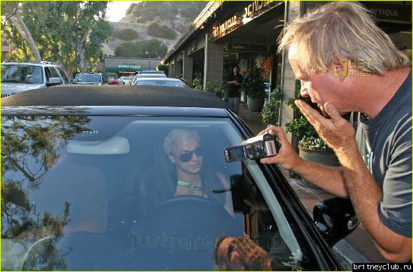 Бритни в торговом центре Bel Airebritney-belaire07.jpg(Бритни Спирс, Britney Spears)