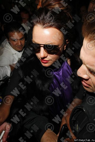 Бритни направляется на обед в Mastrosbritney-mastros19.jpg(Бритни Спирс, Britney Spears)