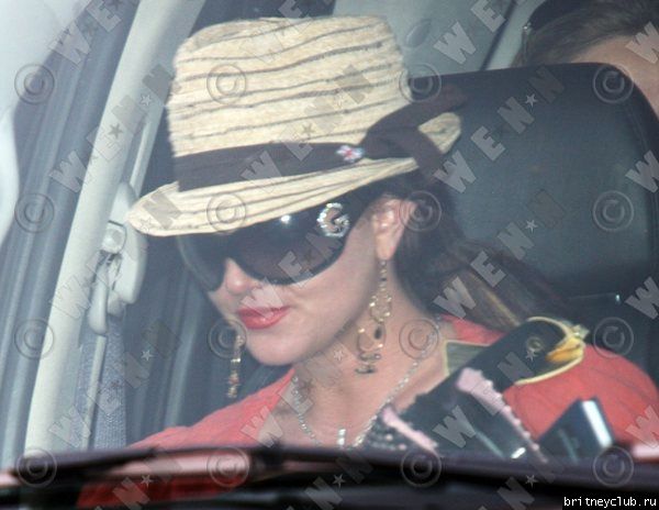 Бритни в студии Millennium Dancebritney-millennium03.jpg(Бритни Спирс, Britney Spears)