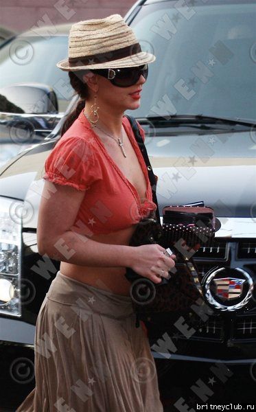 Бритни в студии Millennium Dancebritney-millennium14.jpg(Бритни Спирс, Britney Spears)