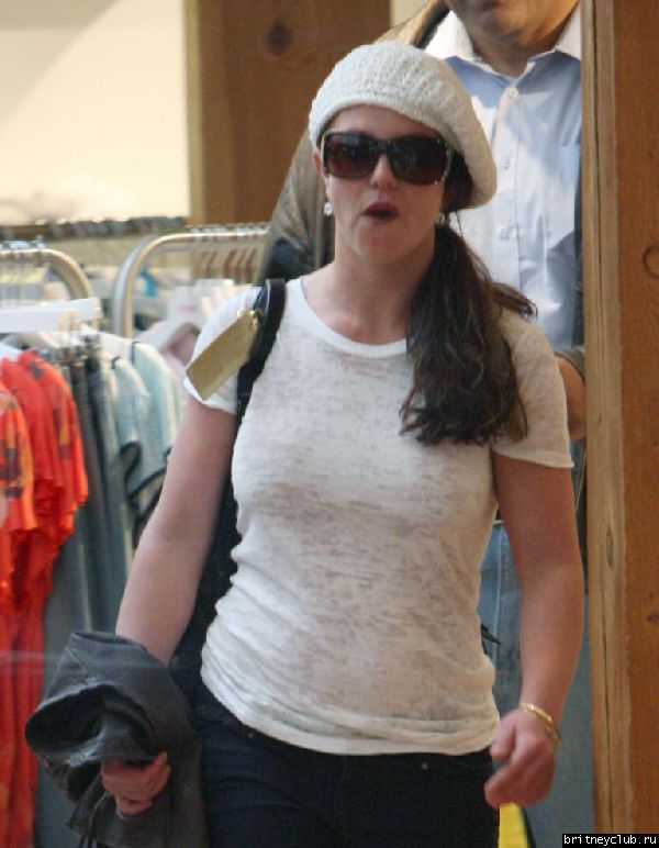 Бритни на шоппинге в Intermix на бульваре Робертсон0000001Britney_Spears_shopping_in_Los_Angeles_20_123_568lo_(2).JPG(Бритни Спирс, Britney Spears)