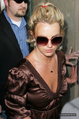 Бритни в бутике Lisa Kline 21 мая 2008 года(Бритни Спирс, Britney Spears)