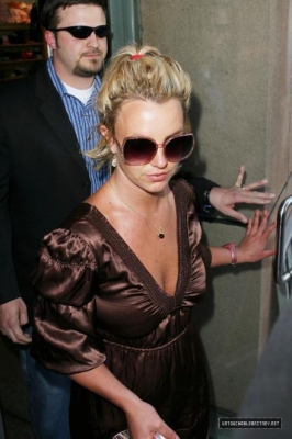Бритни в бутике Lisa Kline 21 мая 2008 года(Бритни Спирс, Britney Spears)