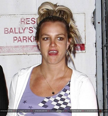 Бритни в фитнесс-центре Bally Total 25 мая 2008 года(Бритни Спирс, Britney Spears)