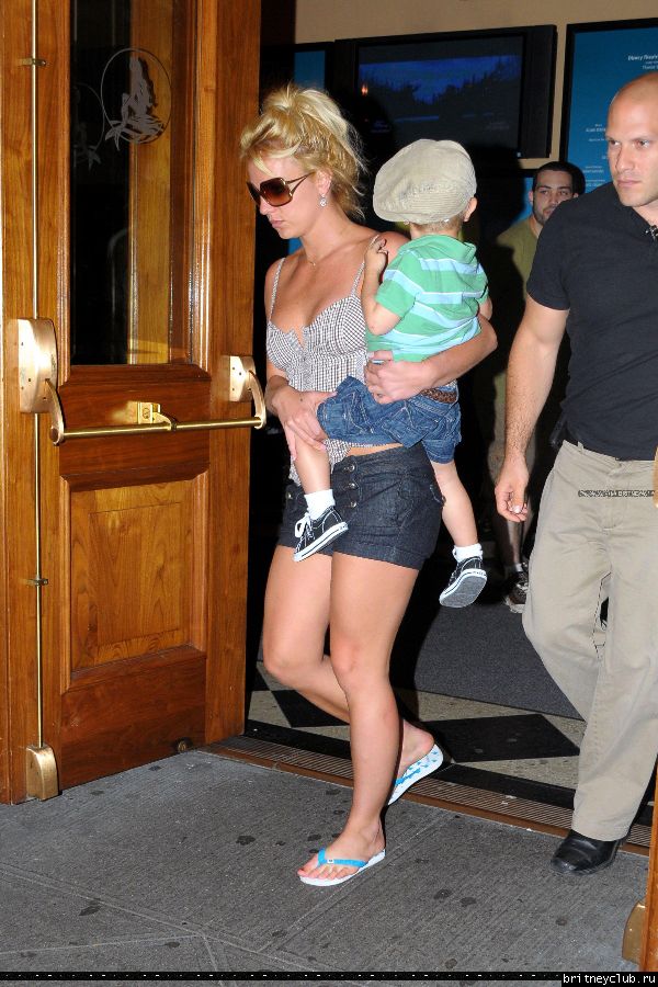 Бритни посещает Бродвейский мюзикл 39.jpg(Бритни Спирс, Britney Spears)
