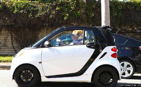 Бритни Спирс за рулем своего  Smart ForTwo.11.jpg(Бритни Спирс, Britney Spears)